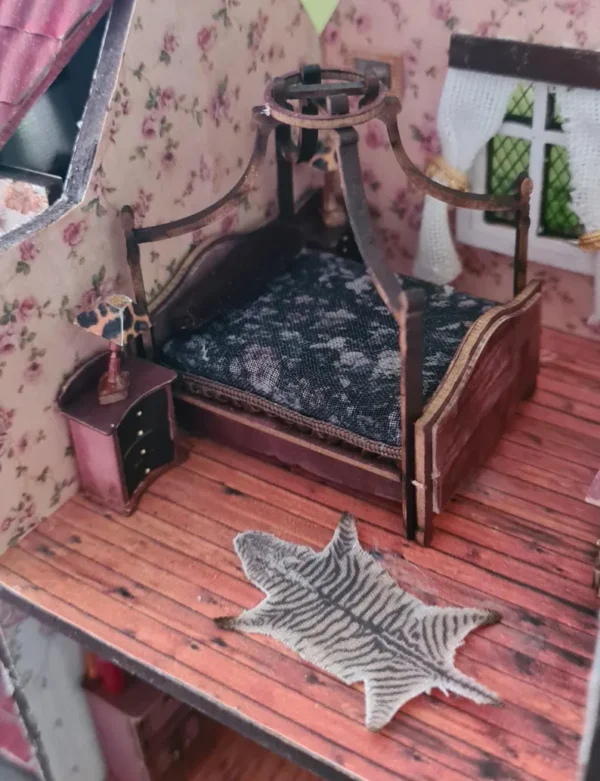 Double bed set with nightstands, lamps, and rug, 1/48 scale - Imagen 3