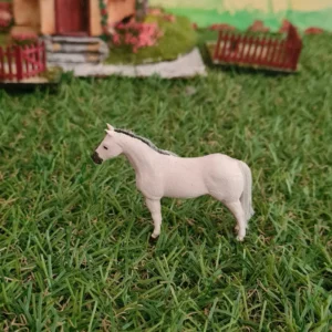 Alternative view of Dollhouse miniature horse, 1/48 scale