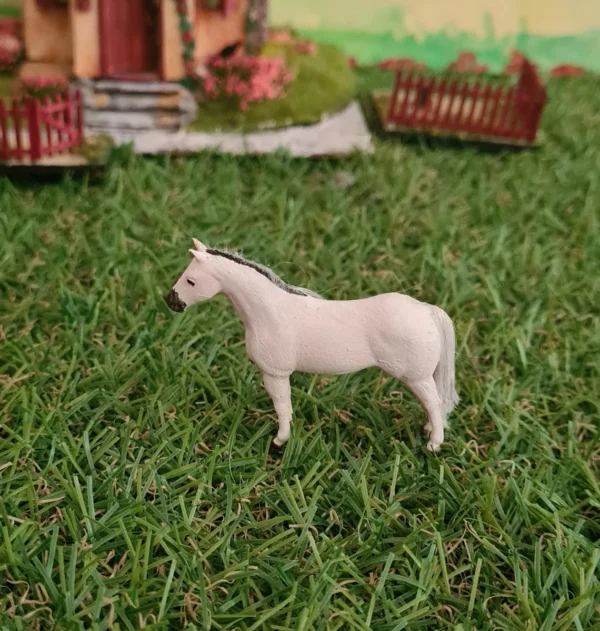 Dollhouse miniature horse, 1/48 scale - Imagen 2