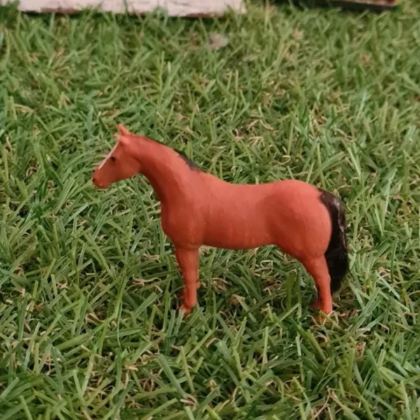 Dollhouse miniature horse, 1/48 scale - Imagen 3