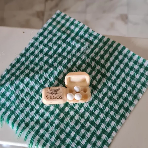 Dollhouse Miniature Egg Box, 1/12 Scale - Imagen 2