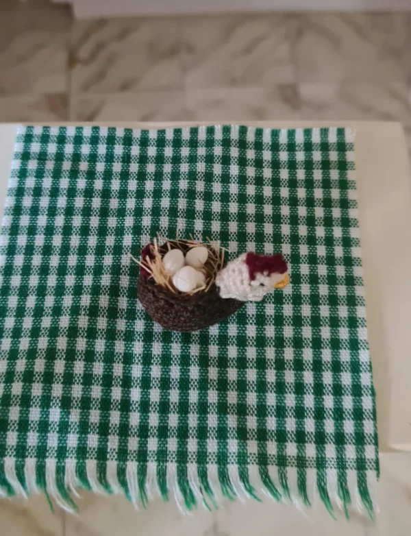 Dollhouse Miniature Egg Basket, 1/12 Scale - Imagen 3