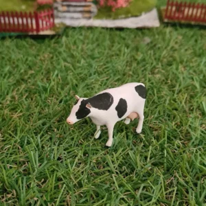 Dollhouse miniature cow, 1/48 scale