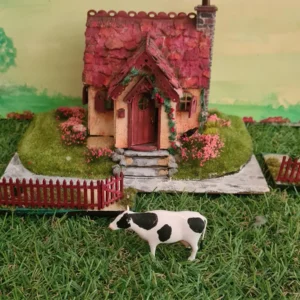 Alternative view of Dollhouse miniature cow, 1/48 scale