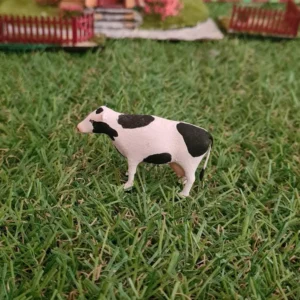 Dollhouse miniature cow, 1/48 scale