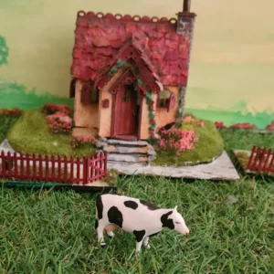 Alternative view of Dollhouse miniature cow, 1/48 scale