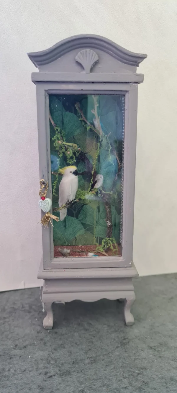 Dollhouse miniature aviary, 1/12 scale - Imagen 4