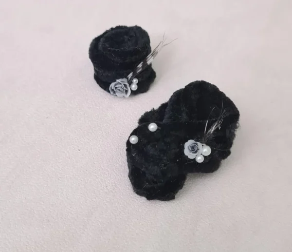 Dollhouse fur black hat and scarf, 1/12 Scale - Imagen 2