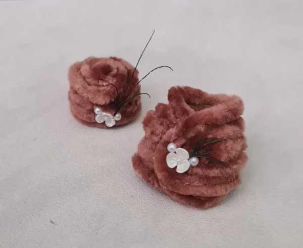 Dollhouse fur brown hat and scarf, 1/12 Scale - Imagen 2
