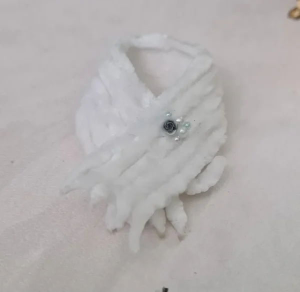 Dollhouse white stole, 1/12 scale - Imagen 2