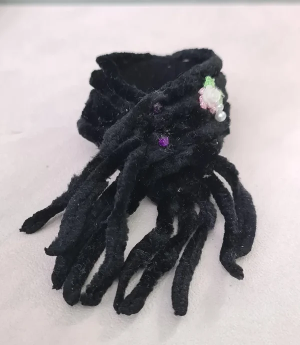 Dollhouse black stole, 1/12 scale - Imagen 3