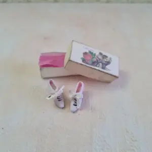 Alternative view of Dollhouse Miniature Vintage Shoes, 1/12 scale