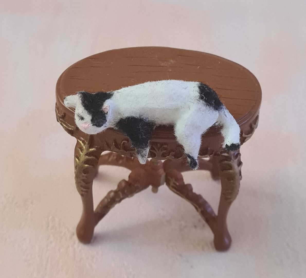 Dollhouse miniature cat 1/12 scale