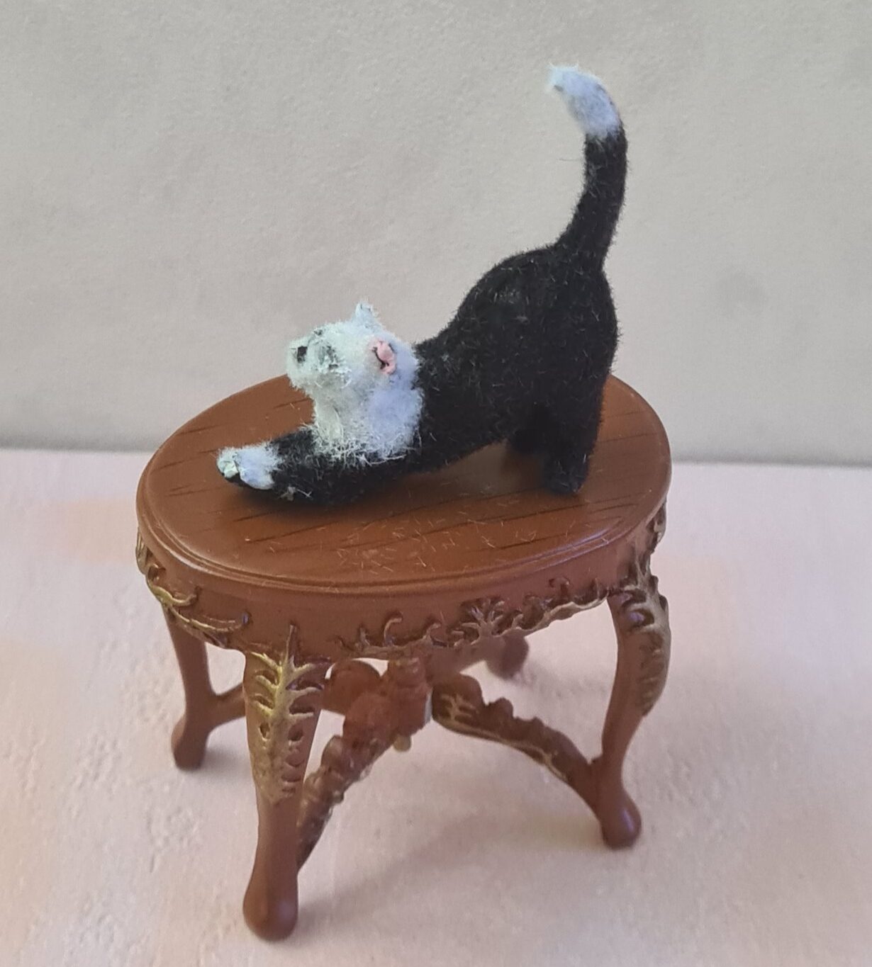 Dollhouse miniature cat 1/12 scale