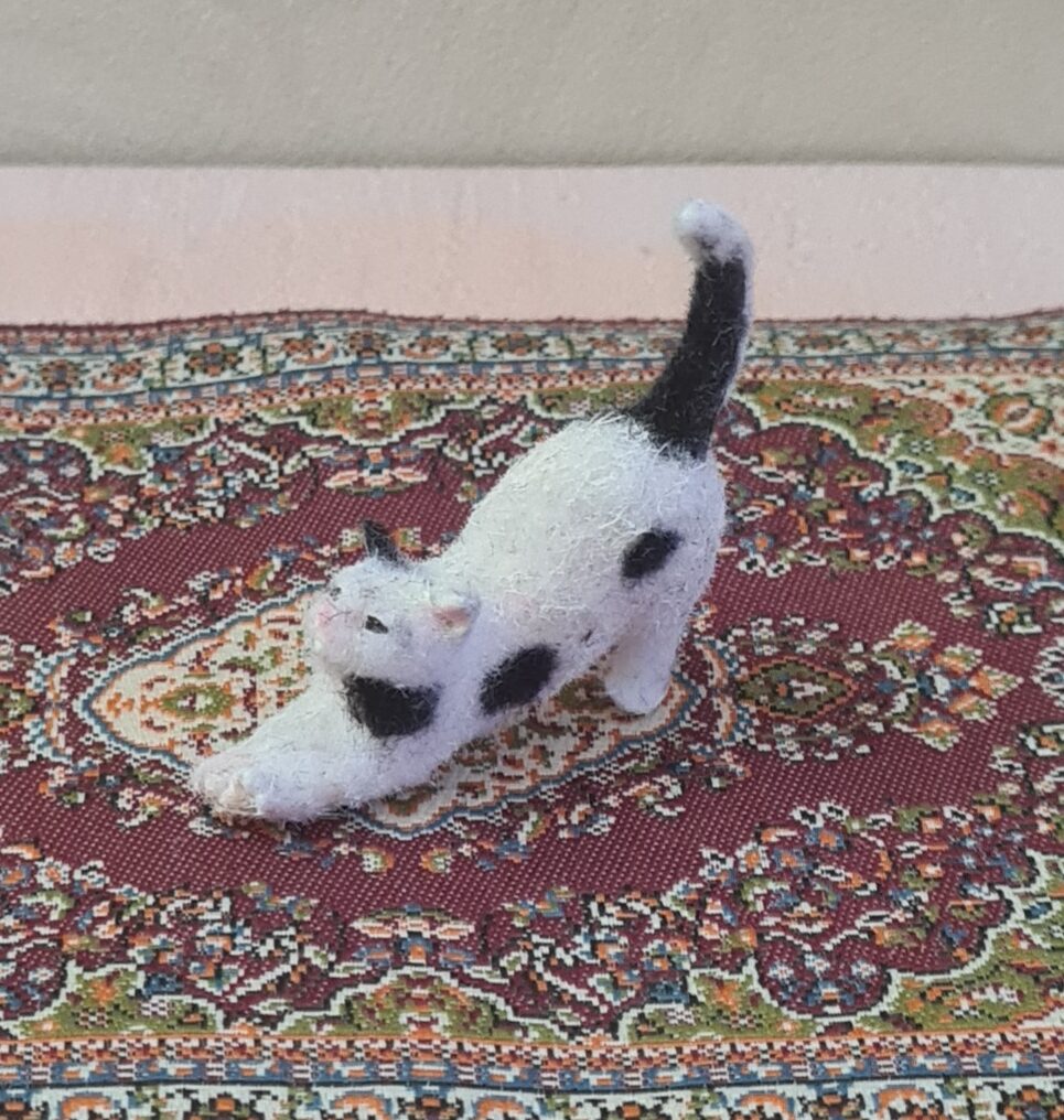 Dollhouse miniature cat 1/12 scale