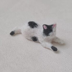 Dollhouse miniature cat 1/12 scale