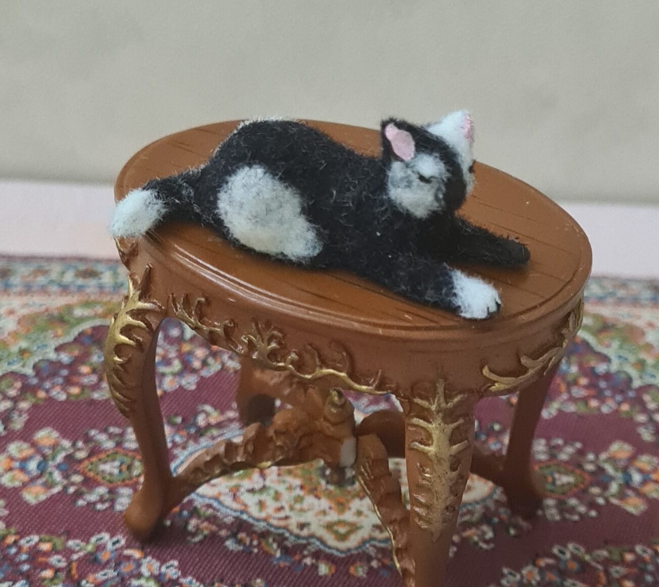 Dollhouse miniature cat 1/12 scale