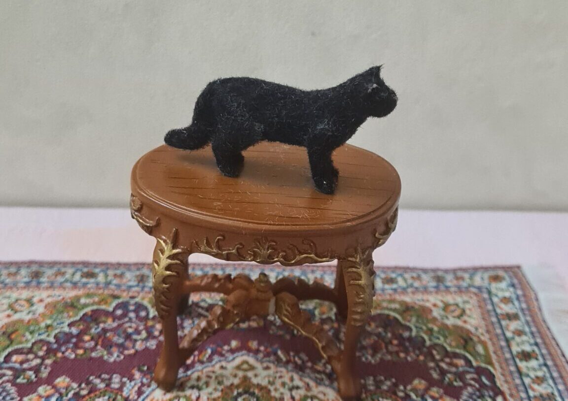 Dollhouse miniature cat 1/12 scale