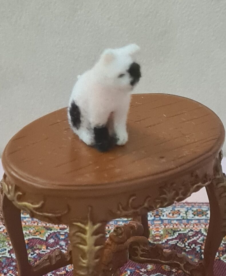 Dollhouse miniature cat 1/12 scale