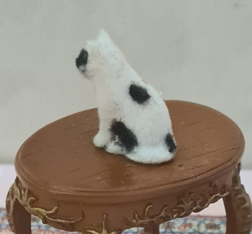 Dollhouse miniature cat 1/12 scale - Imagen 2
