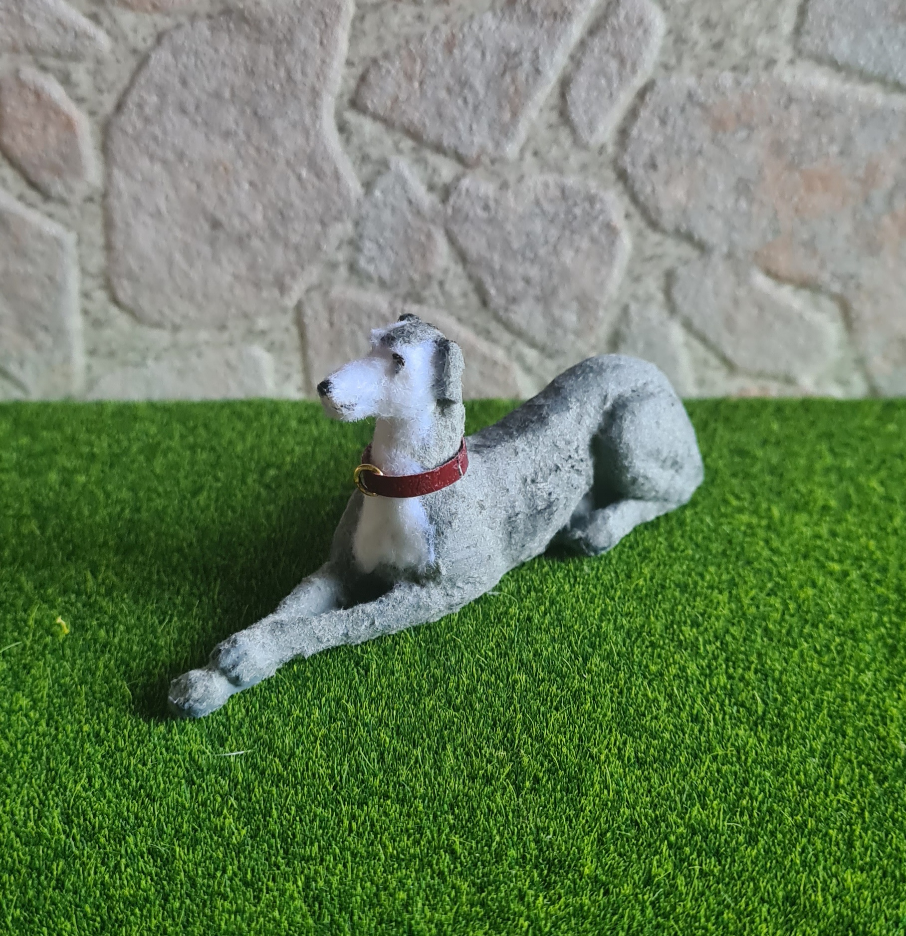 Dollhouse Greyhound dog, 1/12 scale - Imagen 2
