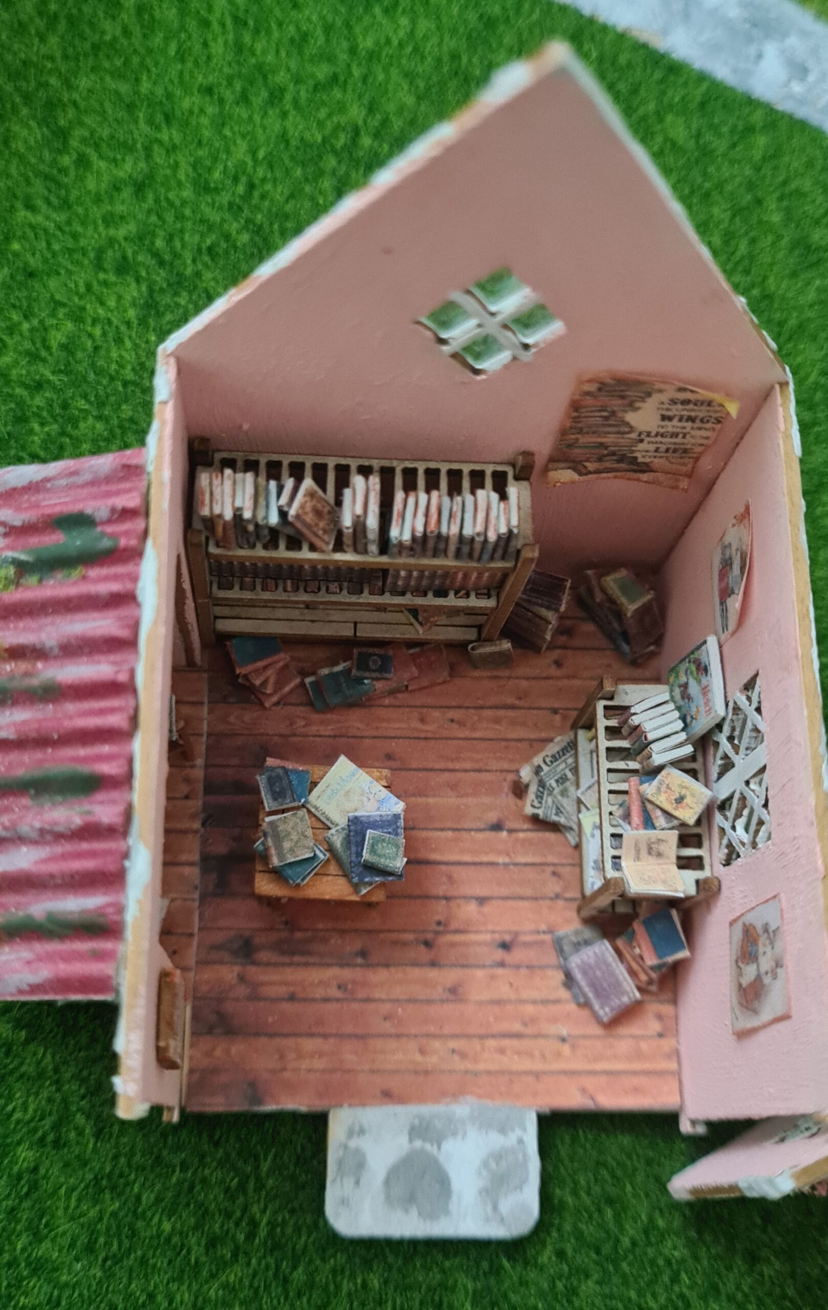 Dollhouse Miniature Cottage Library, 1/48 scale - Imagen 2