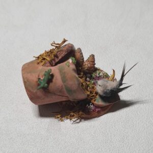 Dollhouse nest inside a flowerpot, 1/12 scale - Imagen 3